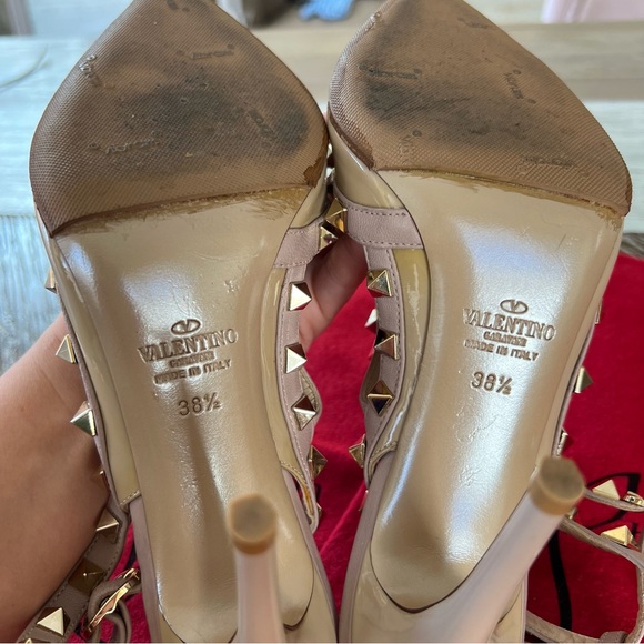 Valentino Garavani Rockstud Heels - Picture 7 of 10